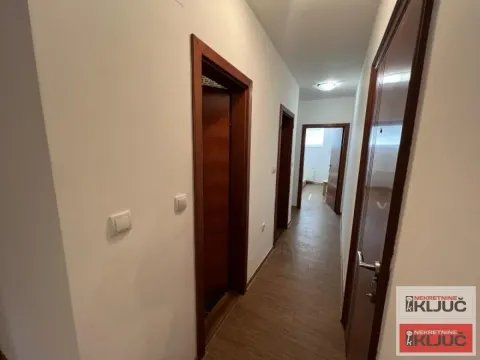 Prodaja, četvorosoban stan, 130m², Sremska Kamenica, Petrovaradin - image 4