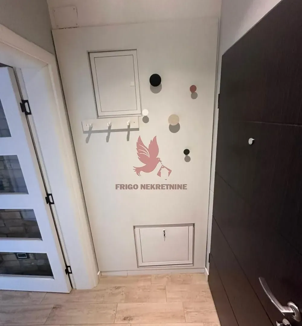 Prodaja, četvorosoban stan, 78m², Mladenovac, Beograd