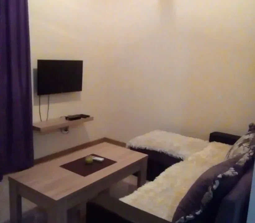 Rent, one bedroom apartment, 36m², Tivat, Crna Gora