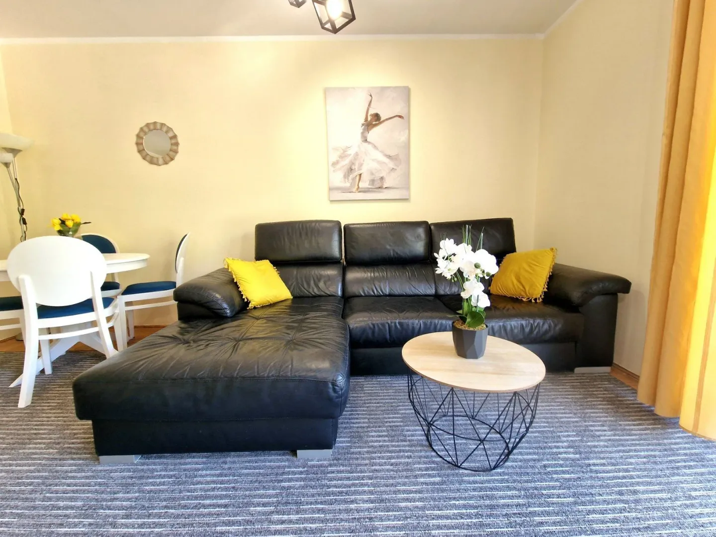 Rent, two bedroom apartment, 81m², Bečići, Budva