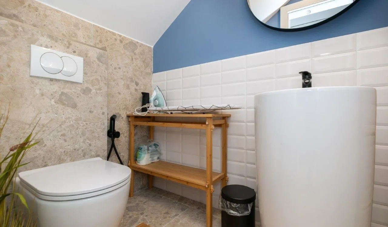 Izdavanje, kuća, 180m², Gornja Gorica, Podgorica