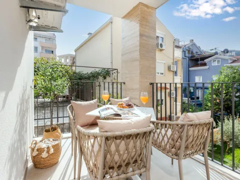 Rent, two bedroom apartment, 60m², Centar, Budva - image 7