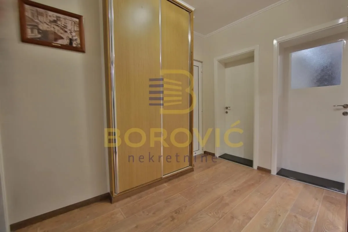 Prodaja, dvosoban stan, 57m², Gundulićev Venac, Beograd