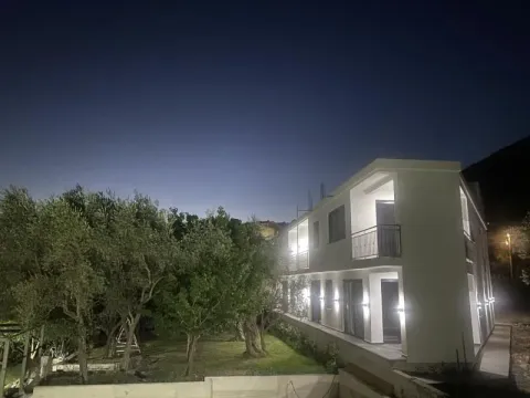 Izdavanje, dvosoban stan, 85m², Bar, Crna Gora