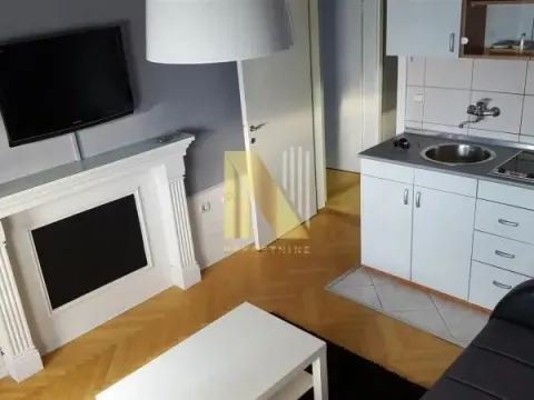 Prodaja, jednosoban stan, 33m², Stari grad, Novi Sad - image 2