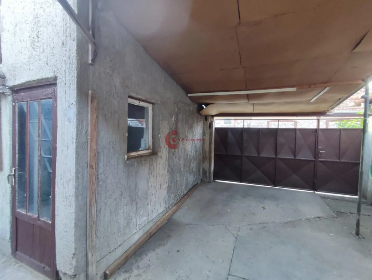 Prodaja, kuća, 250m², Novo Selo, Subotica