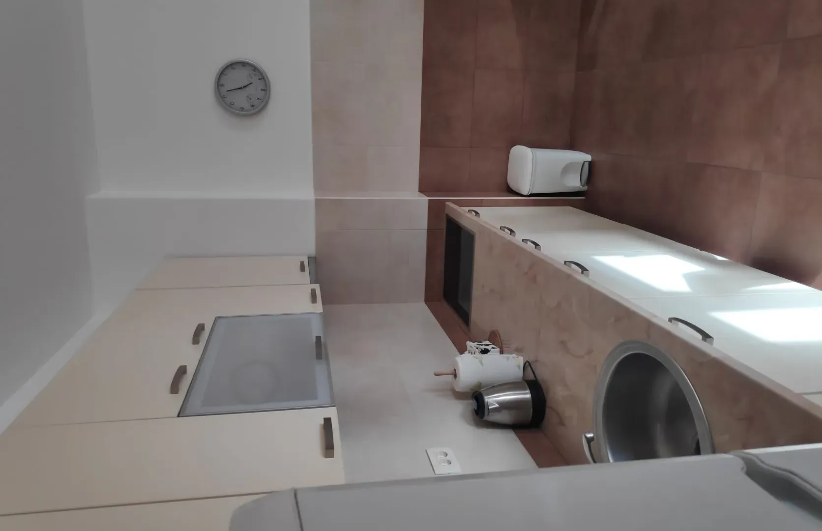 Izdavanje, trosoban stan, 95m², Zagorič, Podgorica