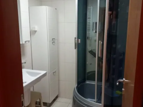 Rent, three bedroom apartment, 82m², Blok 6, Podgorica - image 8