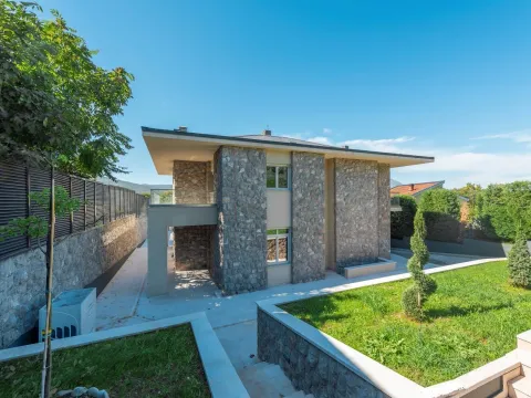 Prodaja, kuća, 492m², Mareza, Podgorica - image 3