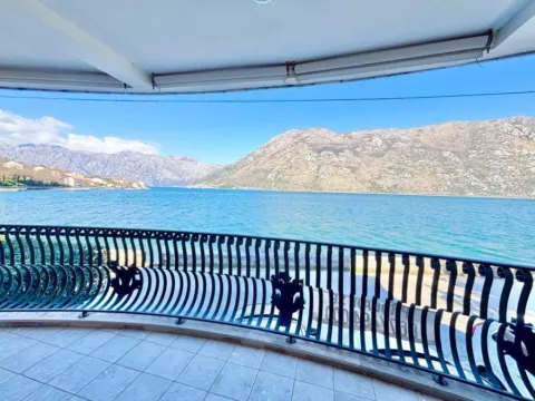 Sale, three bedroom apartment, 95m², Stoliv, Kotor