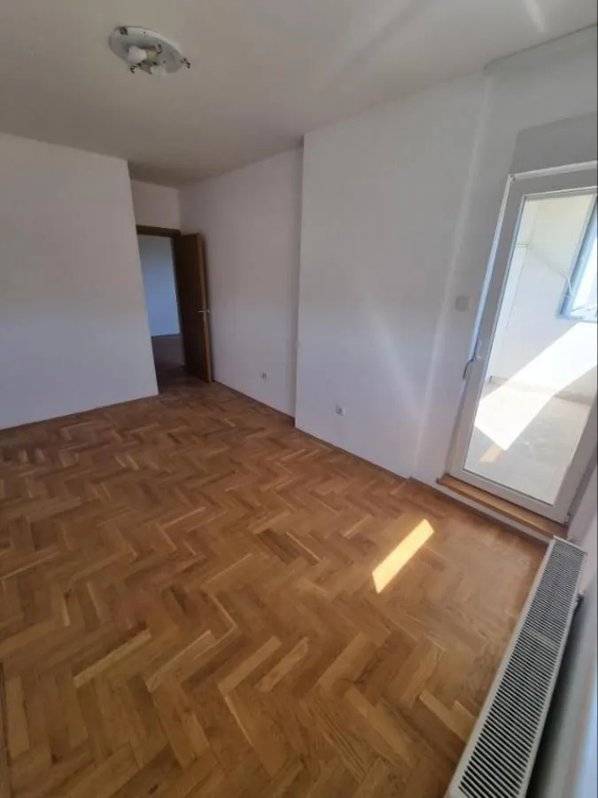 Izdavanje, jednosoban stan, 53m², Bulevar patrijarha Pavla, Novi Sad Sve Podlokacije