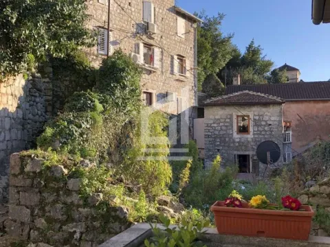 Prodaja, dvosoban stan, 50m², Stari Grad Kotor, Kotor - image 10