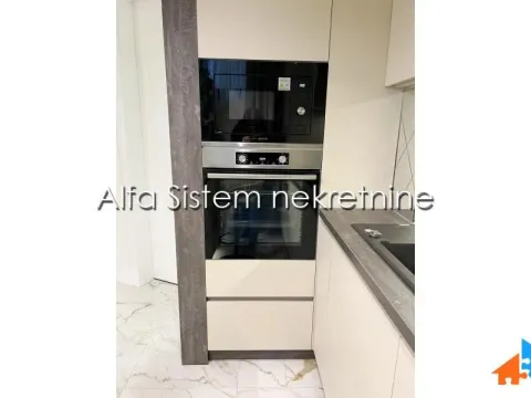 Rent, three bedroom apartment, 80m², Neimar, Vračar Sve Podlokacije - image 8