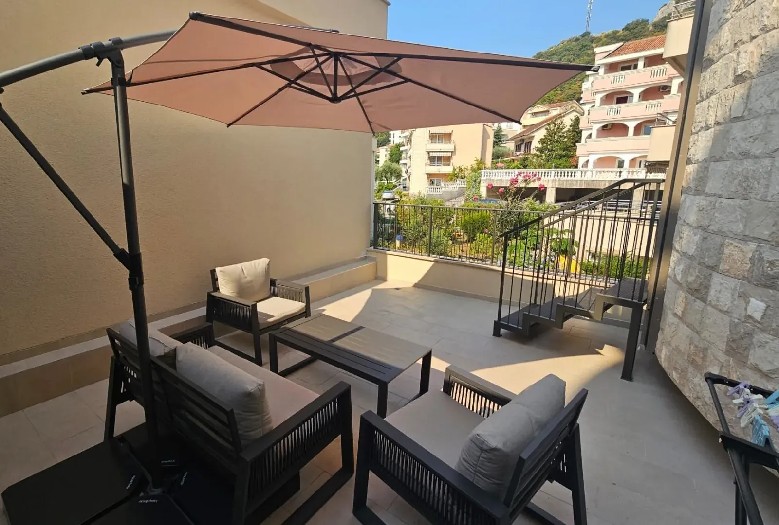 Rent, one bedroom apartment, 62m², Bečići, Budva