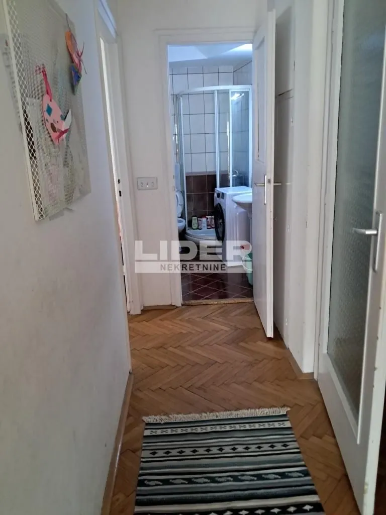 Prodaja, trosoban stan, 69m², Vračar Sve Podlokacije, Beograd