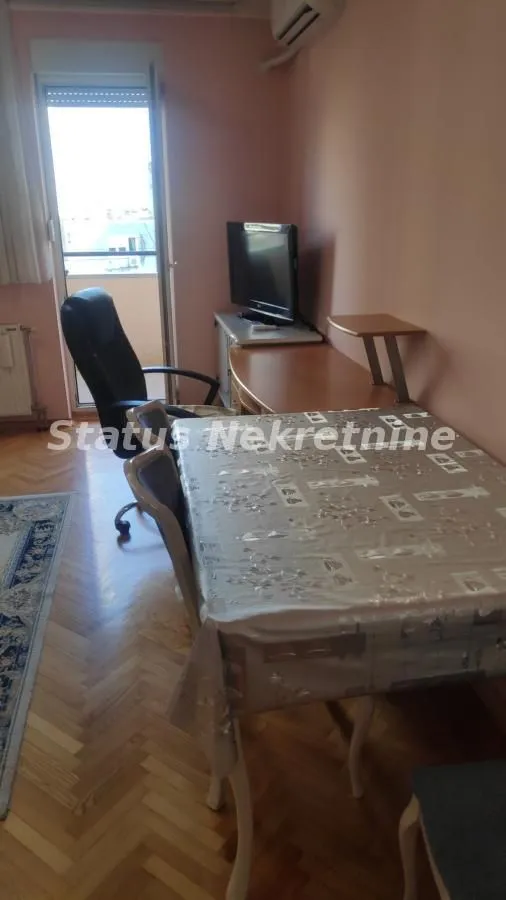 Izdavanje, garsonjera, 30m², Grbavica, Novi Sad Sve Podlokacije