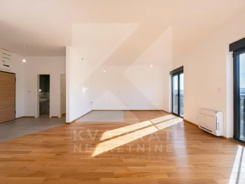 Izdavanje, trosoban stan, 208m², Zabjelo, Podgorica - image 2