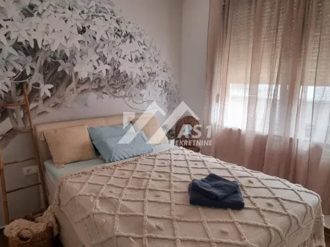 Izdavanje, trosoban stan, 105m², Alibegovac, Petrovaradin - image 4