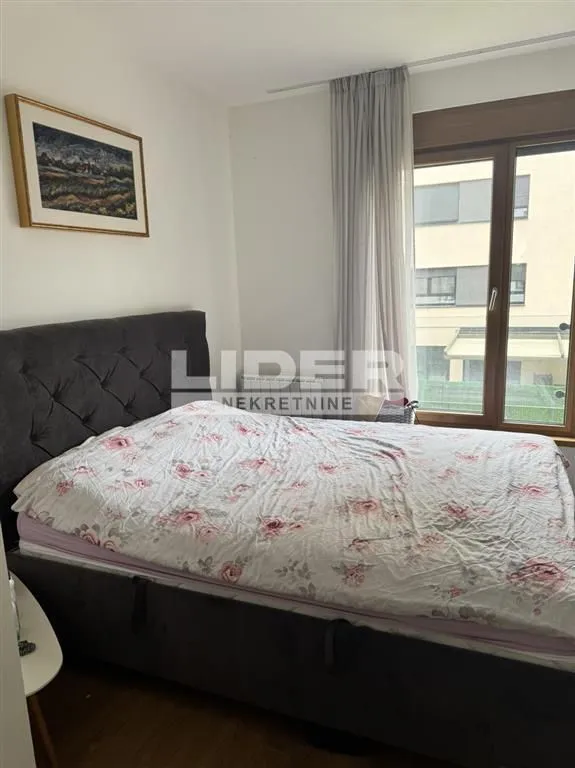 Izdavanje, trosoban stan, 70m², Crveni Krst, Beograd
