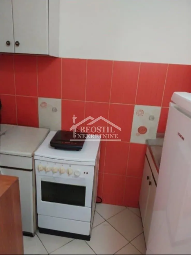 Prodaja, dvosoban stan, 61m², Resnik, Beograd