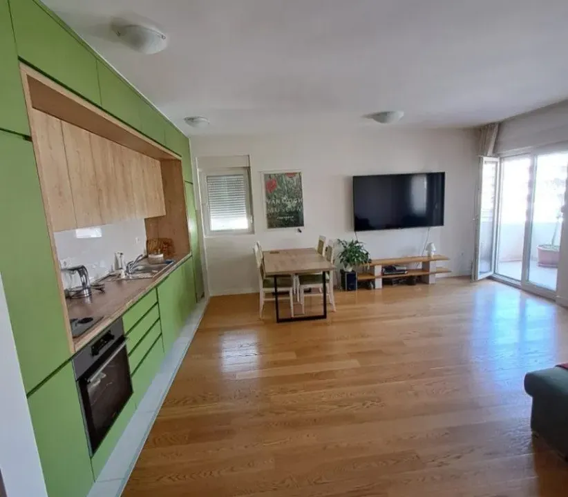 Rent, three bedroom apartment, 105m², Central Point, Podgorica