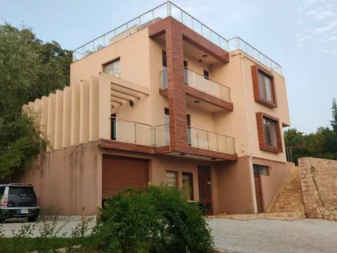 Prodaja, kuća, 320m², Dobre Vode, Bar