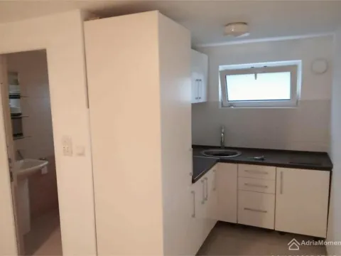 Prodaja, kuća, 190m², Utjeha, Bar - image 4