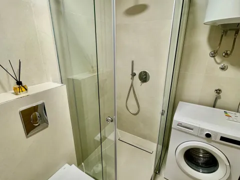 Izdavanje, dvosoban stan, 60m², City Kvart, Podgorica - image 10