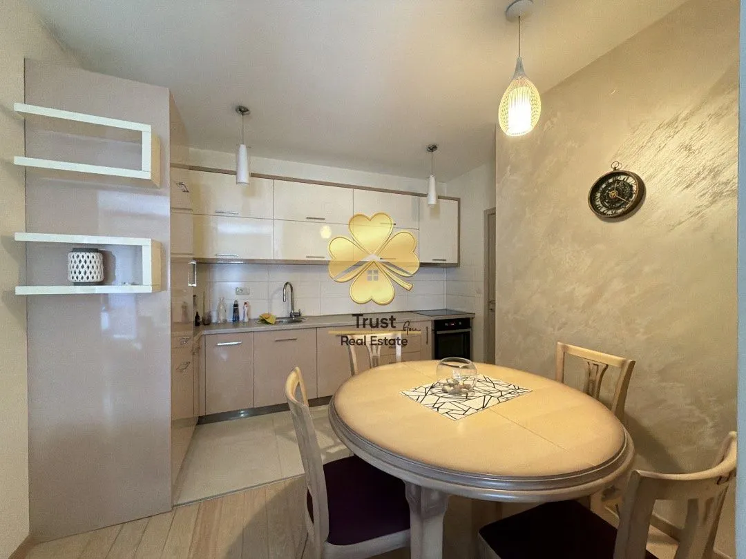 Izdavanje, dvosoban stan, 75m², City Kvart, Podgorica