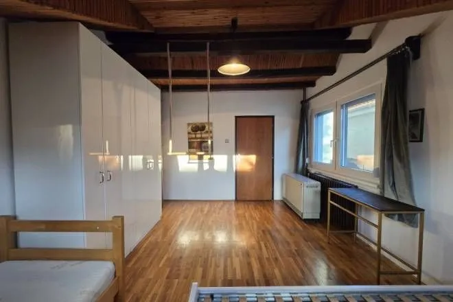 Izdavanje, četvorosoban stan, 102m², Olimp, Zvezdara Sve Podlokacije