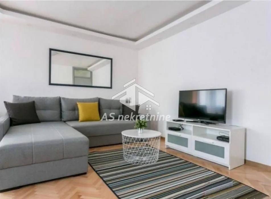 Izdavanje, stan, 90m², Stari Grad, Beograd