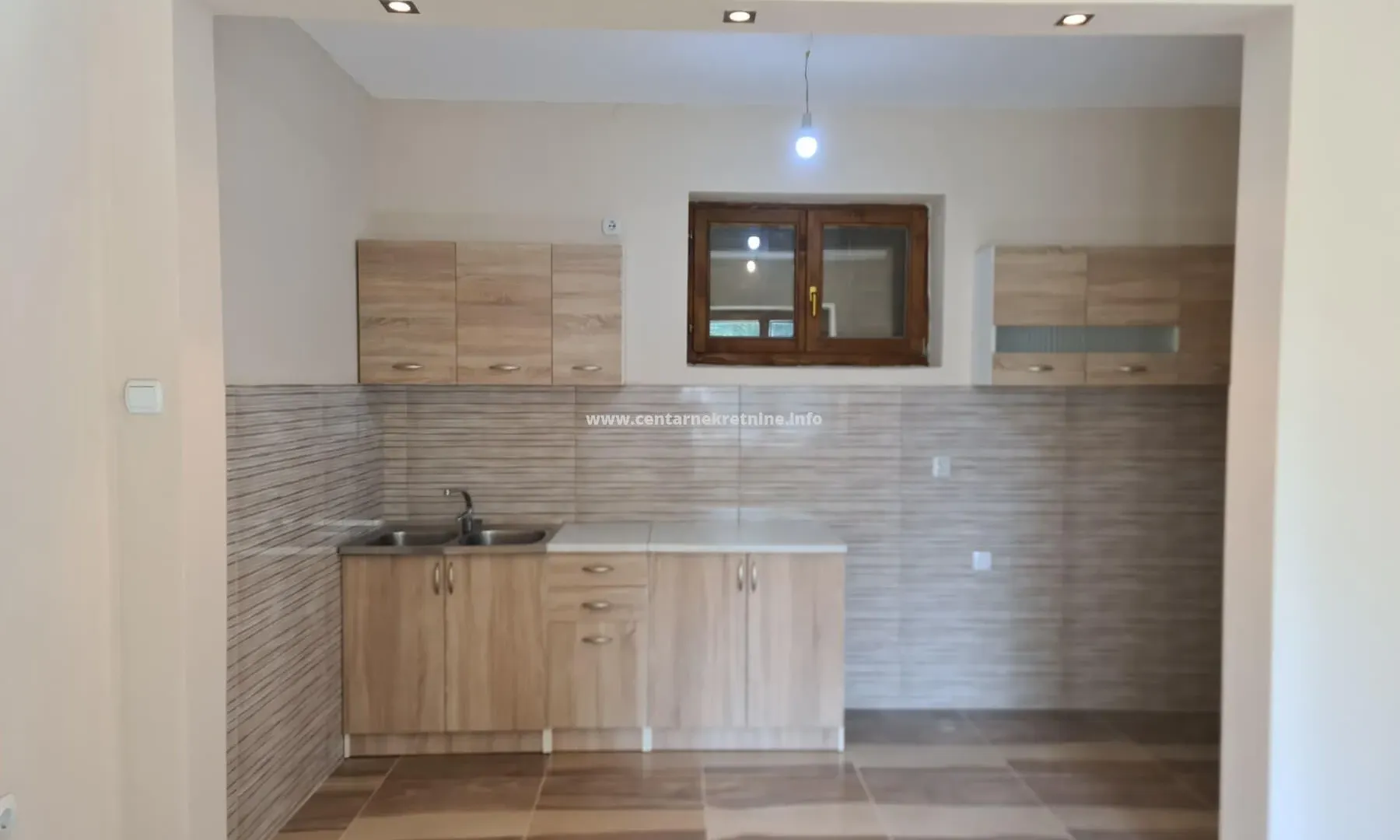 Prodaja, kuća, 110m², Stanjevića Rupa, Podgorica