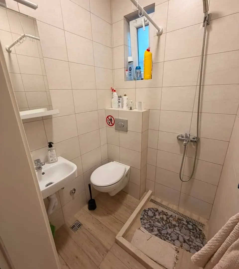 Izdavanje, jednosoban stan, 45m², Bijela, Herceg Novi