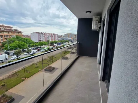 Rent, two bedroom apartment, 64m², Stari Aerodrom, Podgorica - image 11