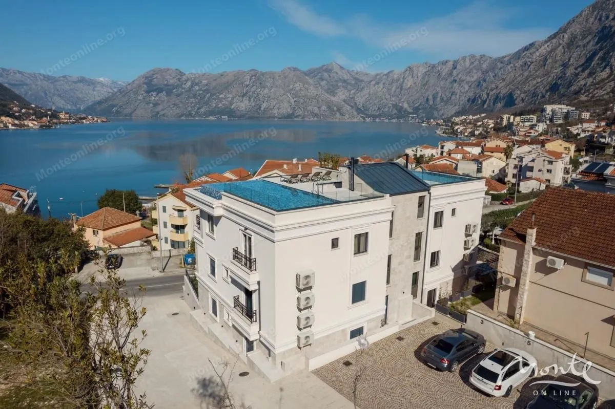 Prodaja, trosoban stan, 204m², Dobrota, Kotor