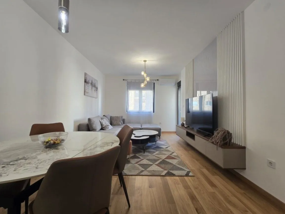 Izdavanje, jednosoban stan, 45m², New City, Podgorica