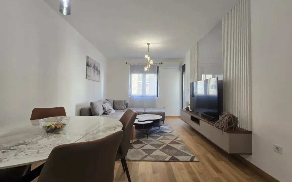 Izdavanje, jednosoban stan, 45m², New City, Podgorica