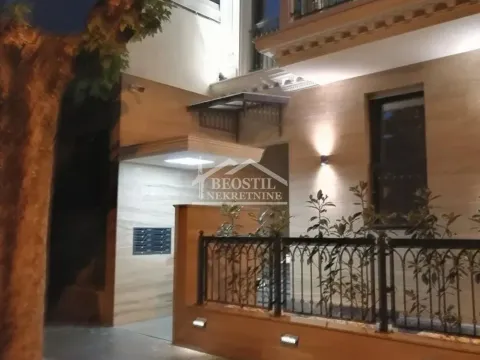 Poslovni prostor in Slavujev Venac