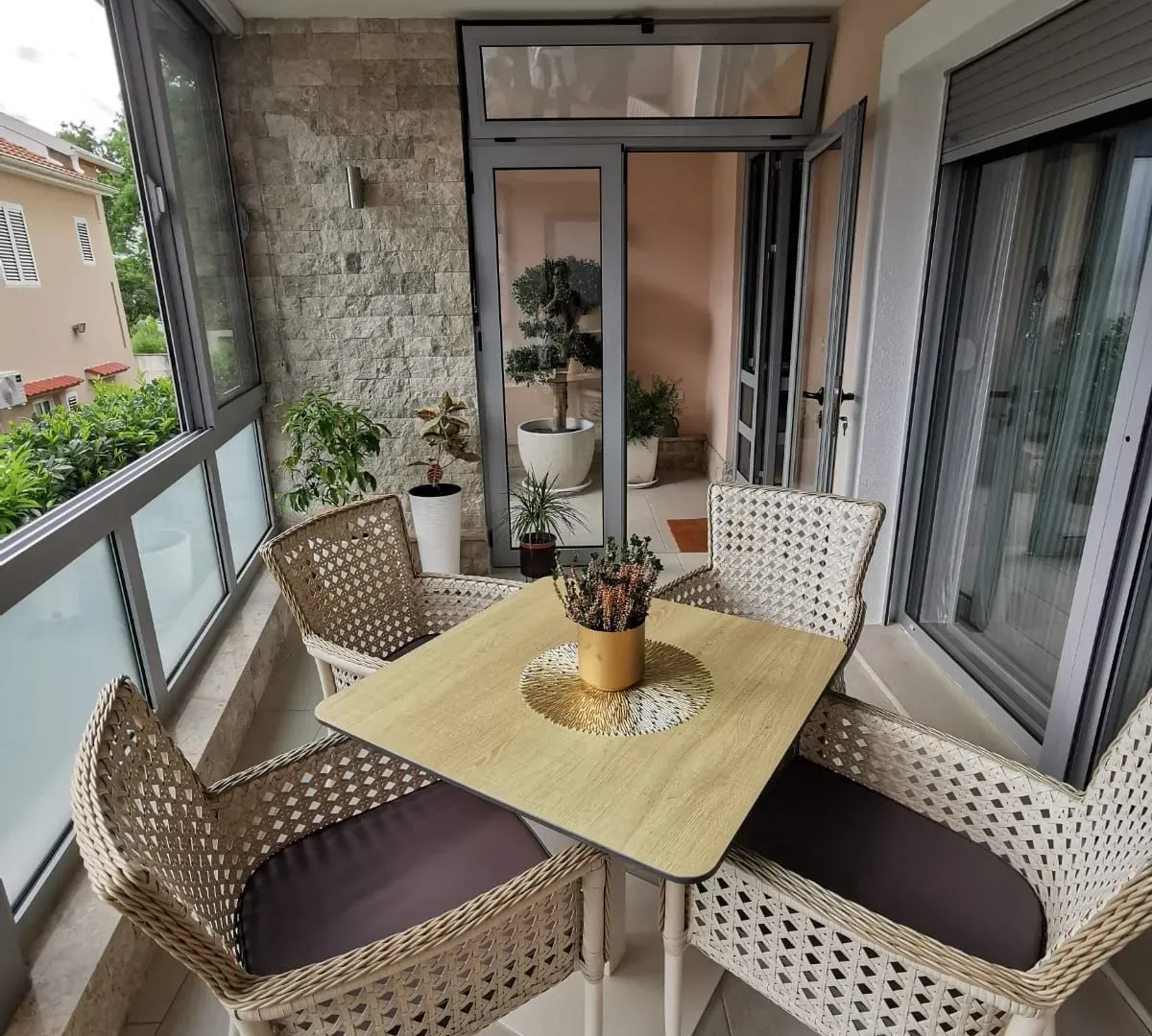 Prodaja, jednosoban stan, 61m², Dobrota, Kotor