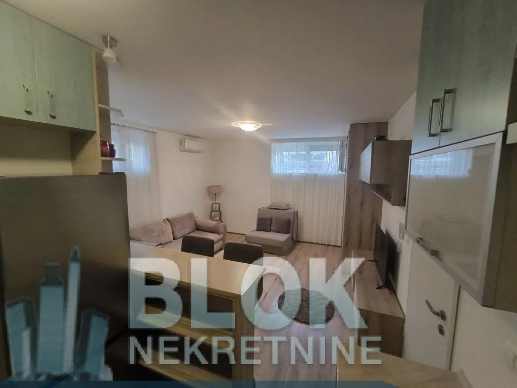 Rent, studio apartment, 28m², Podgorica, Crna Gora