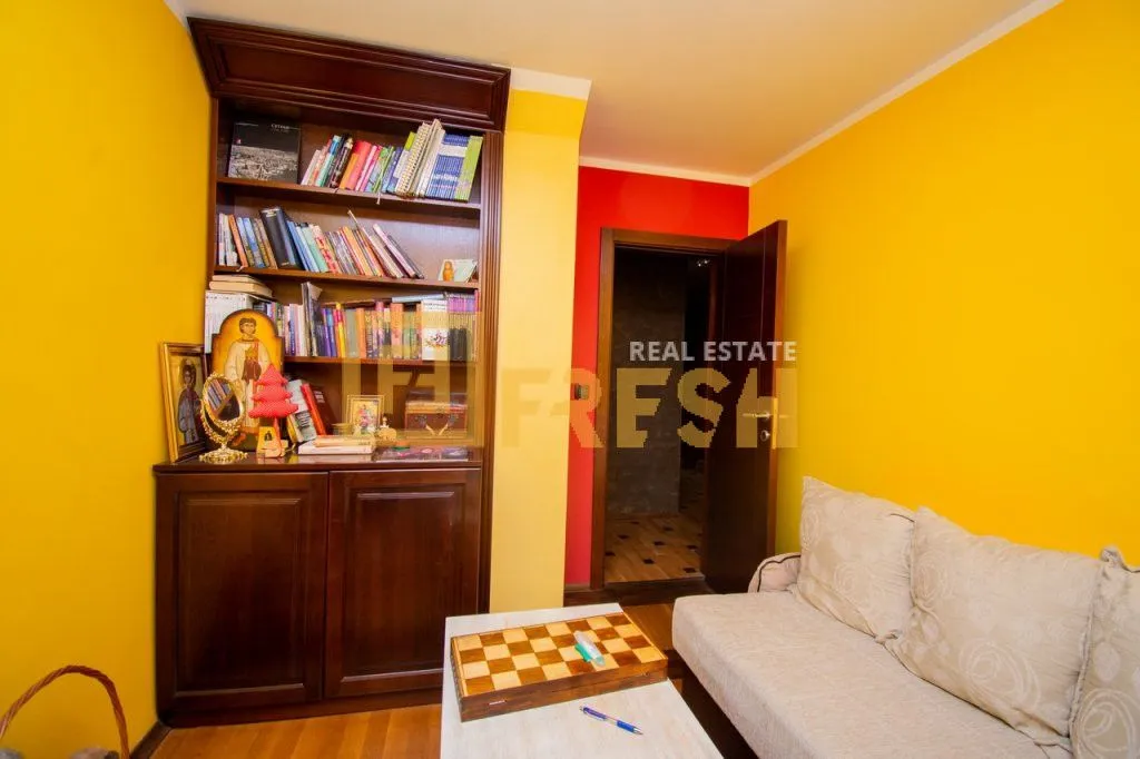 Prodaja, četvorosoban stan, 139m², Momišići, Podgorica