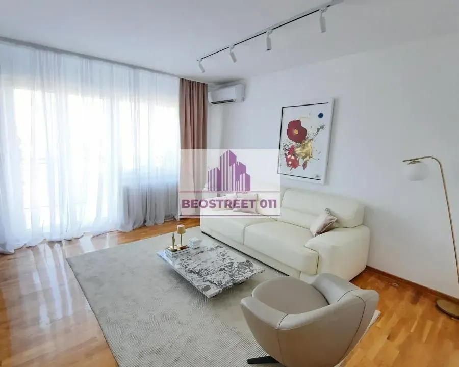 Prodaja, trosoban stan, 83m², Južni Bulevar, Vračar Sve Podlokacije