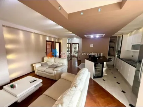 Izdavanje, trosoban stan, 96m², Savski Venac, Beograd - image 2