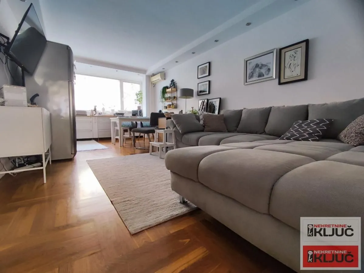 Sale, four bedroom apartment, 75m², Grbavica, Novi Sad Sve Podlokacije