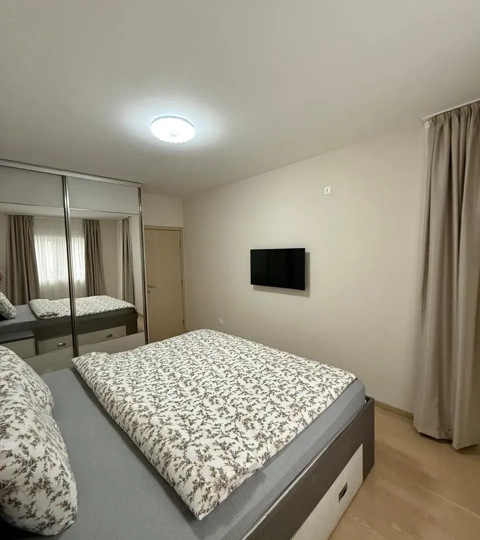 Izdavanje, dvosoban stan, 77m², City Kvart, Podgorica