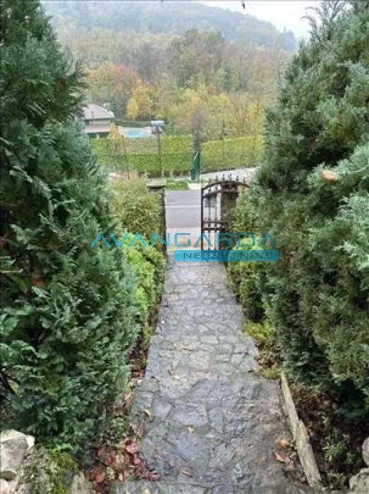 Izdavanje, stan, 250m², Sopot, Beograd
