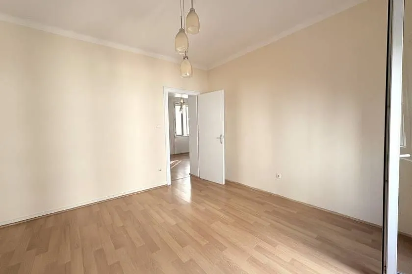 Izdavanje, dvosoban stan, 60m², Palilula Sve Podlokacije, Beograd