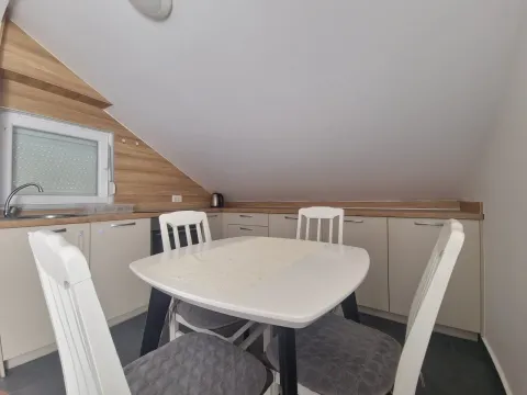 Rent, one bedroom apartment, 45m², Lastva Grbaljska, Kotor - image 12