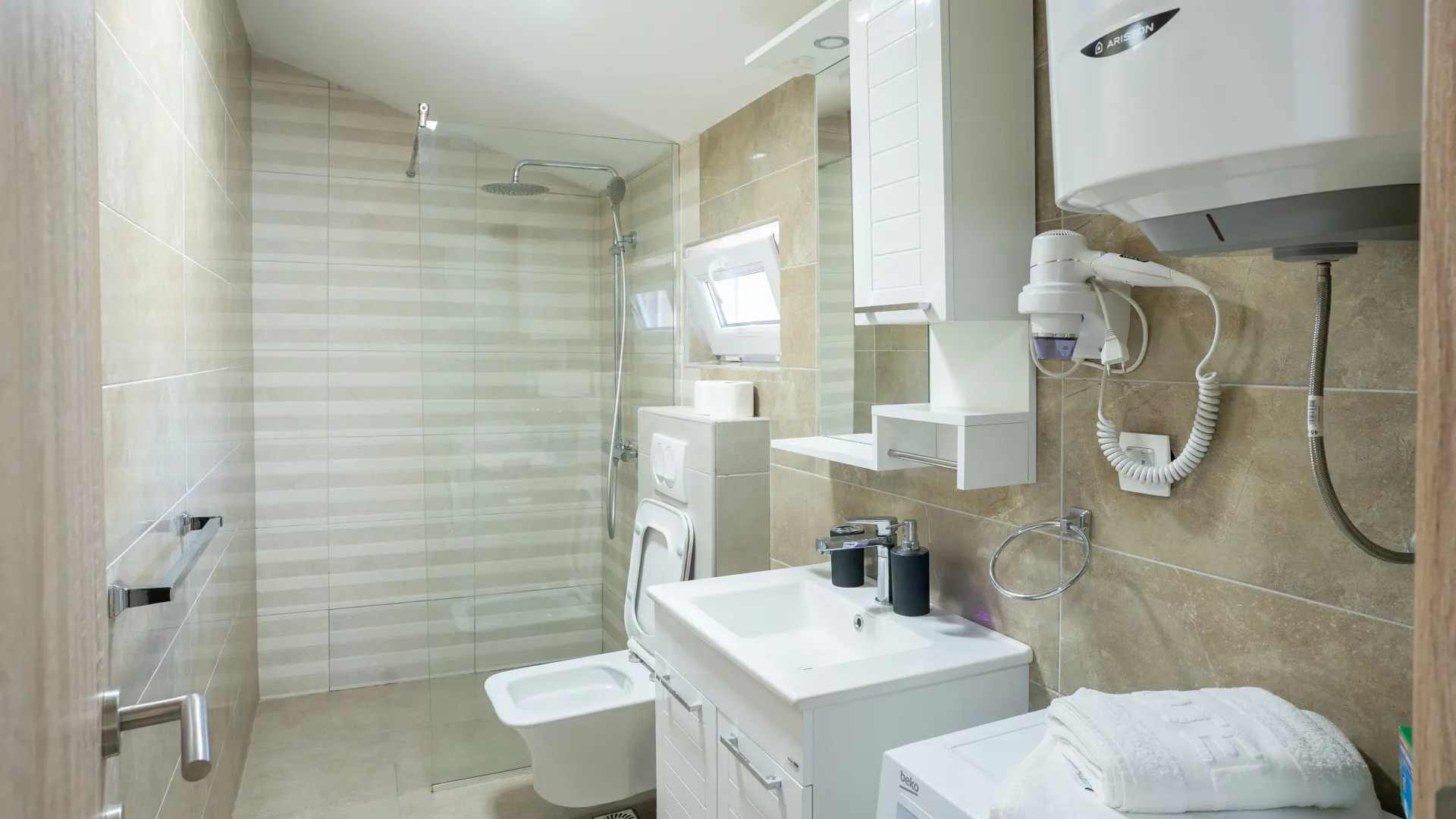 Rent, one bedroom apartment, 40m², Radanovići, Kotor