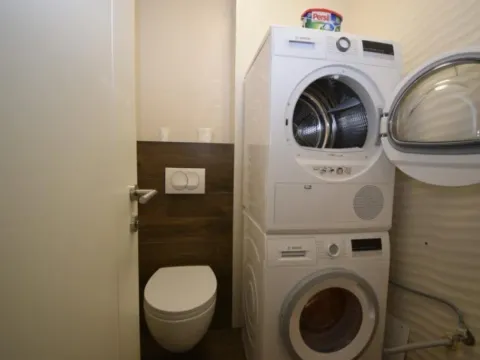 Izdavanje, trosoban stan, 130m², Centar, Podgorica - image 11